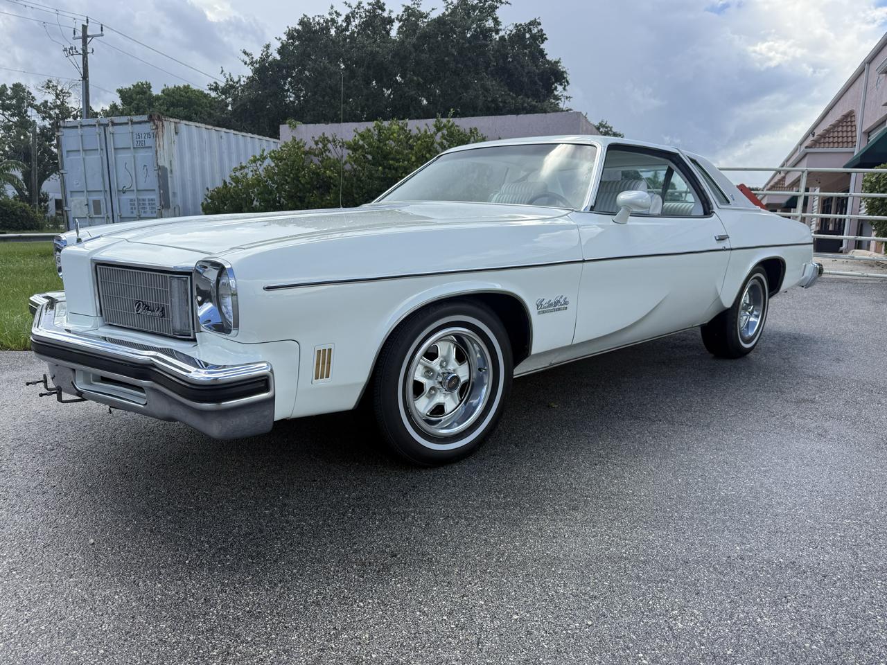 Oldsmobile Cutlass Salon 1975