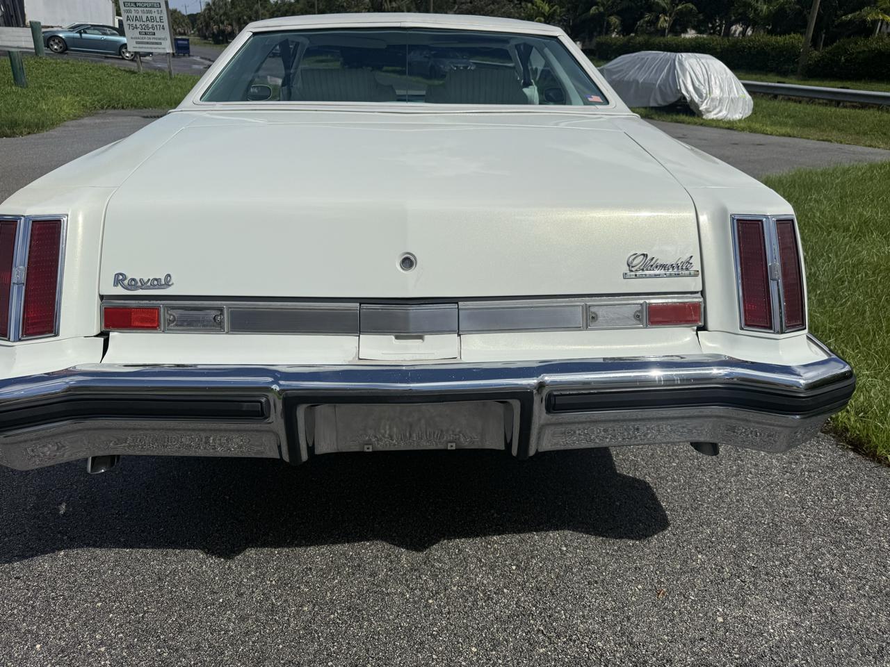 Oldsmobile Cutlass Salon 1975