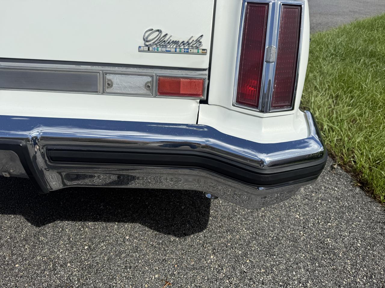 Oldsmobile Cutlass Salon 1975
