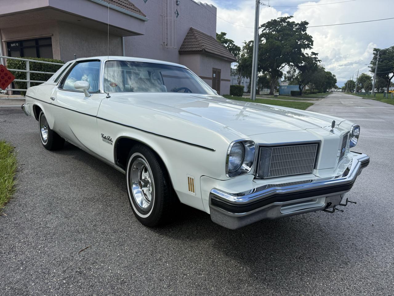 Oldsmobile Cutlass Salon 1975