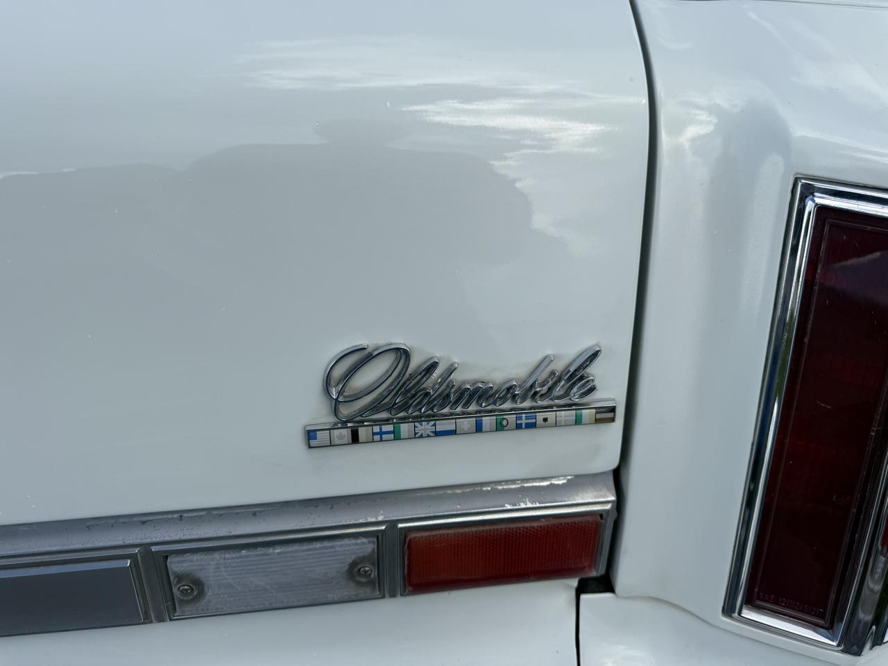 Oldsmobile Cutlass Salon 1975