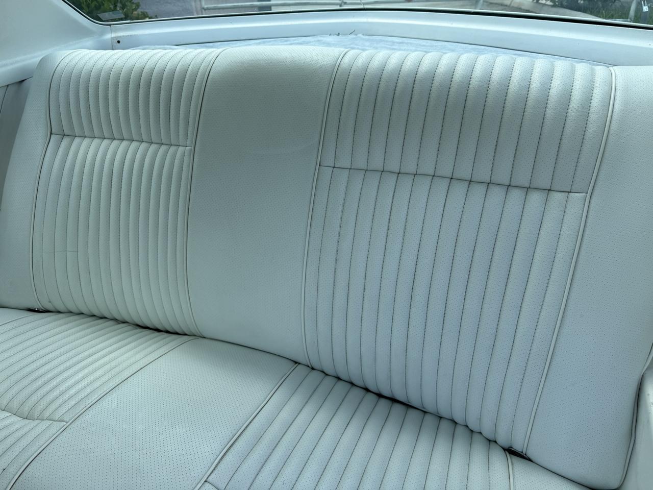 Oldsmobile Cutlass Salon 1975