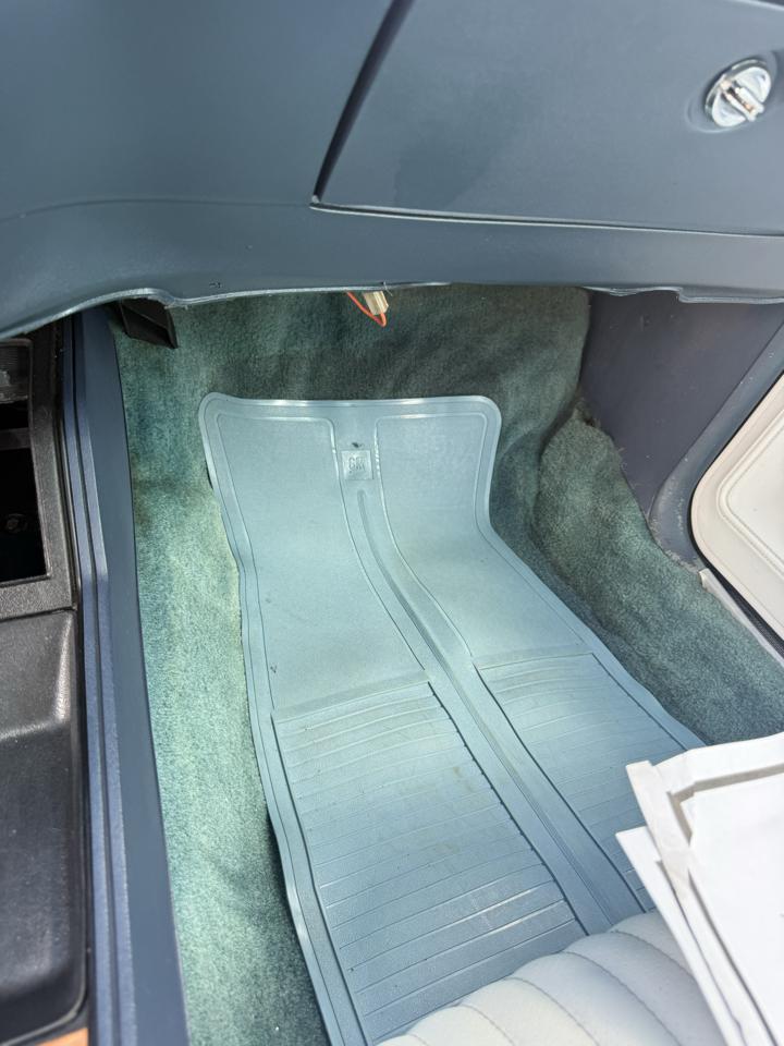 Oldsmobile Cutlass Salon 1975