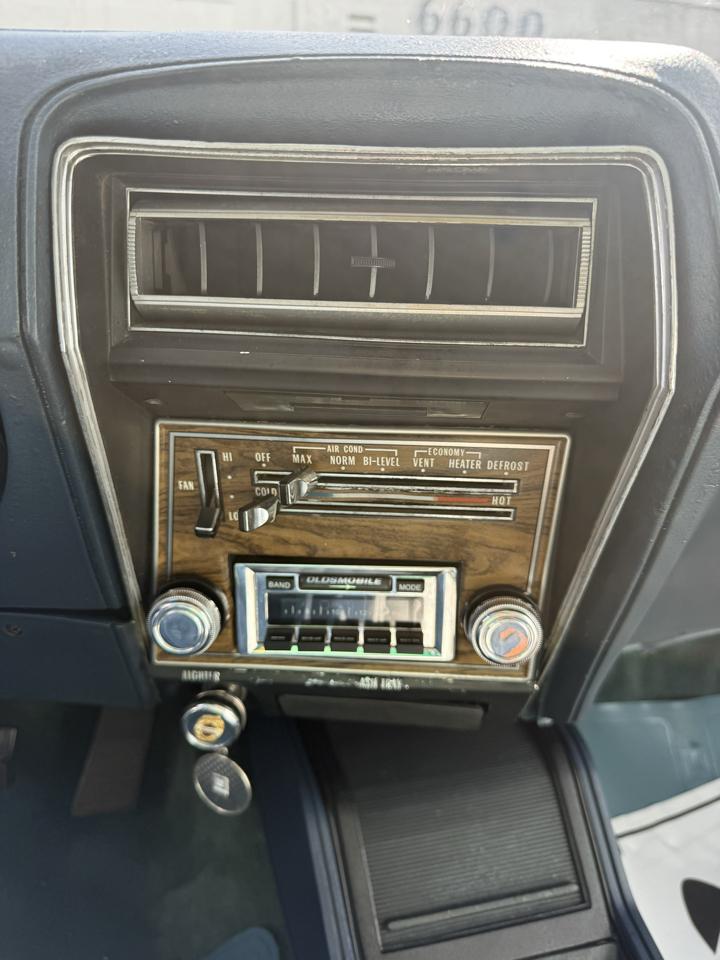 Oldsmobile Cutlass Salon 1975