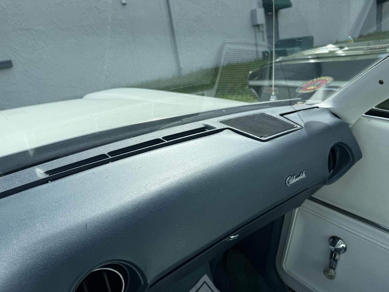 Oldsmobile Cutlass Salon 1975