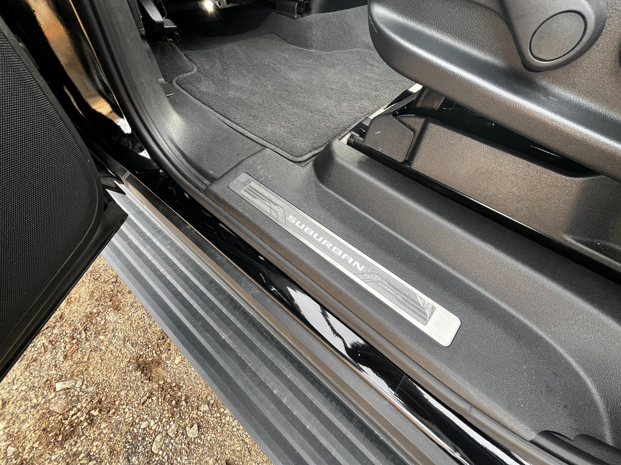 Chevrolet Suburban  2023