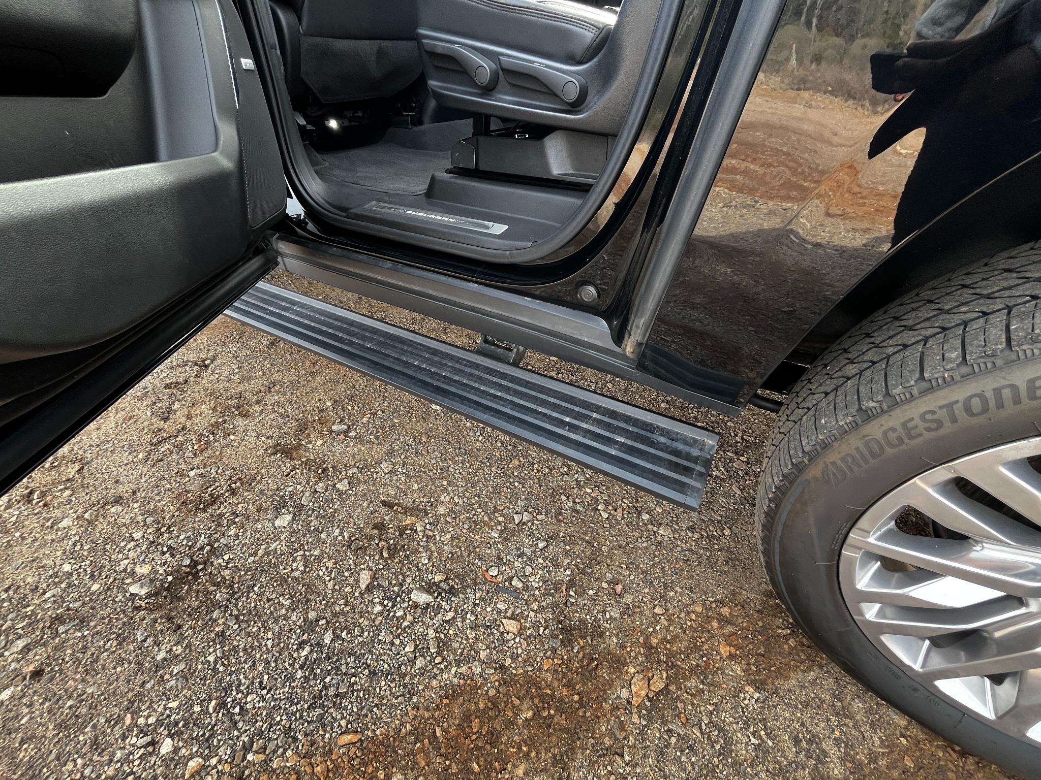 Chevrolet Suburban  2023