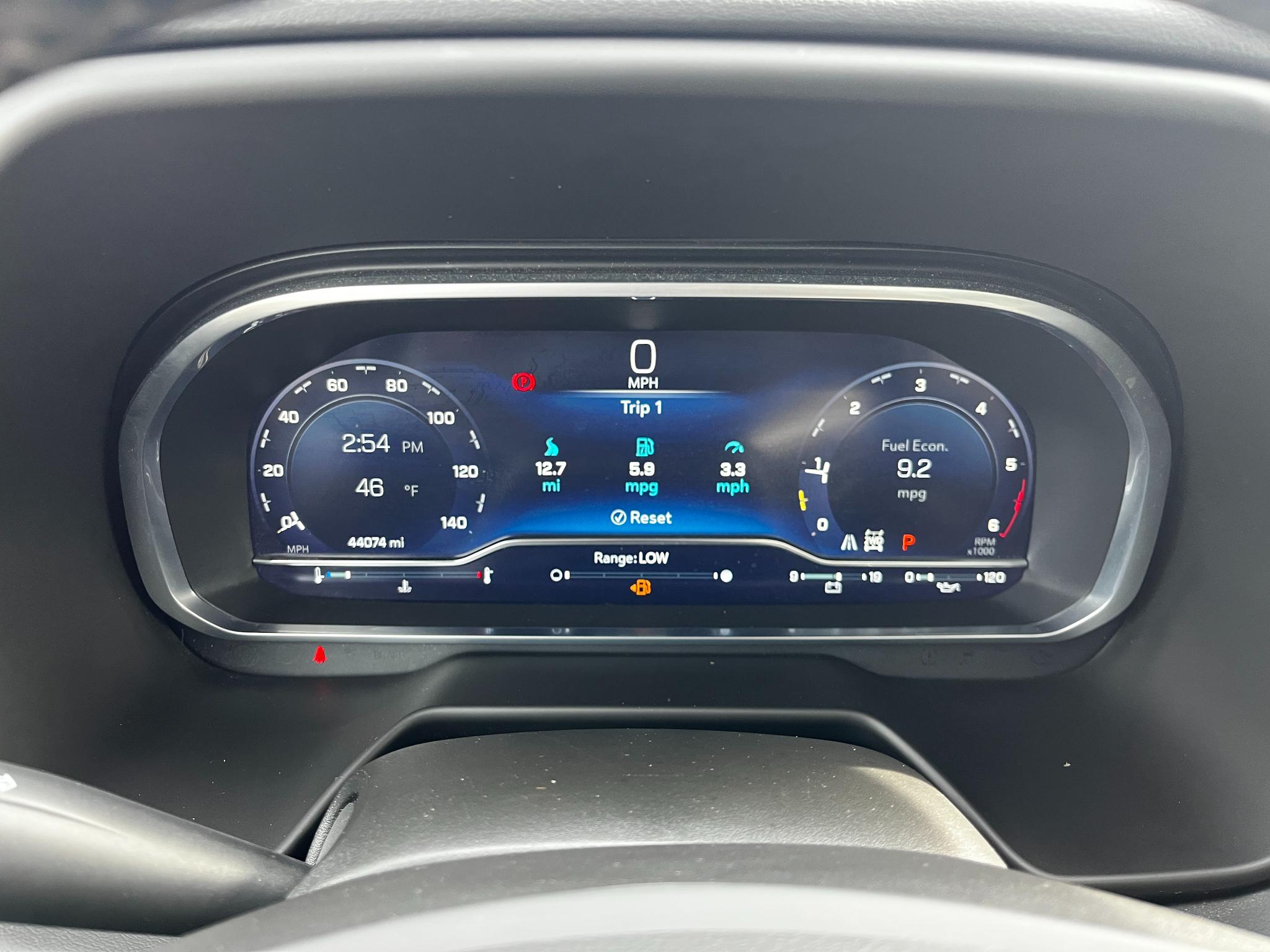 Chevrolet Suburban  2023