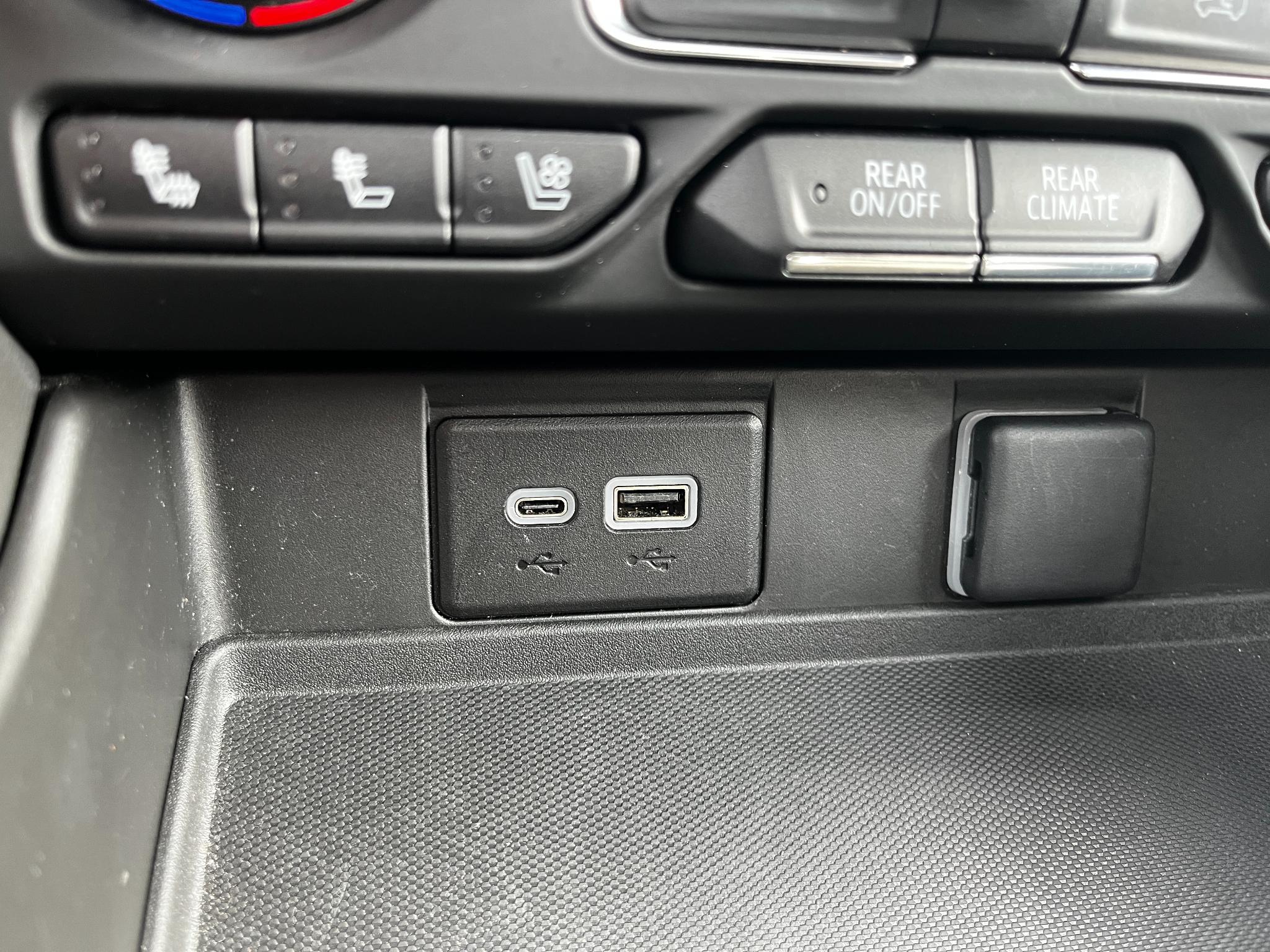 Chevrolet Suburban  2023