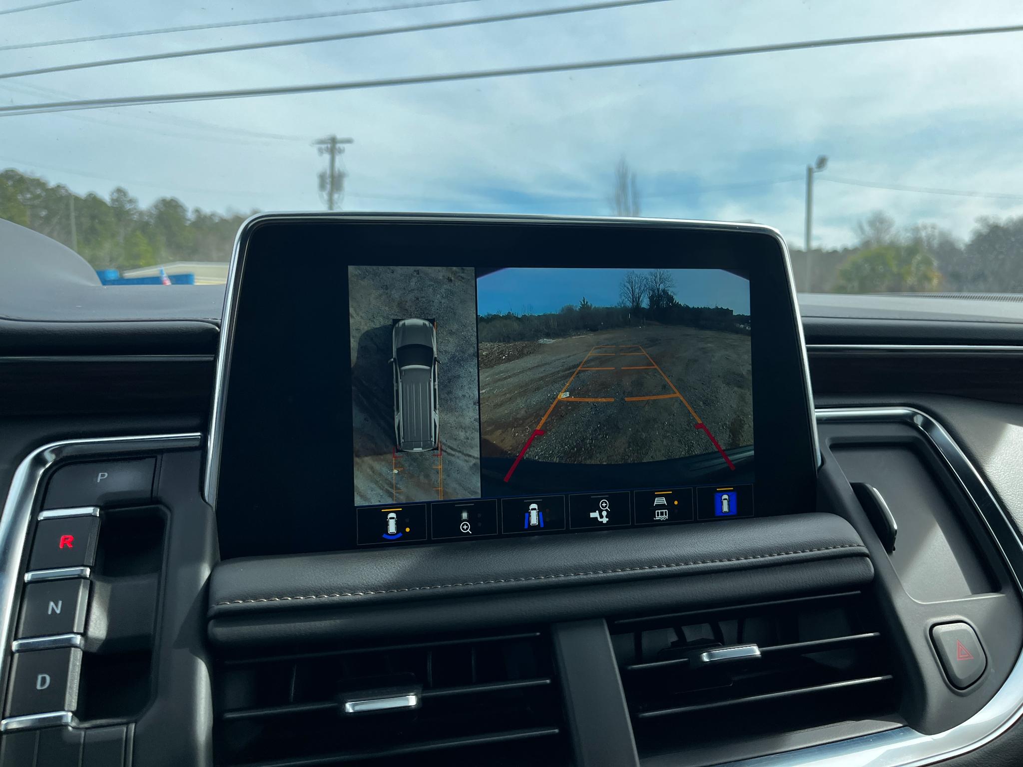 Chevrolet Suburban  2023