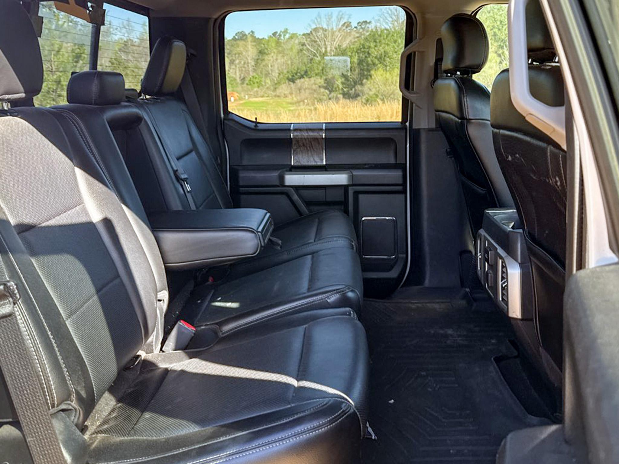 Ford Super Duty F-350 DRW  2017