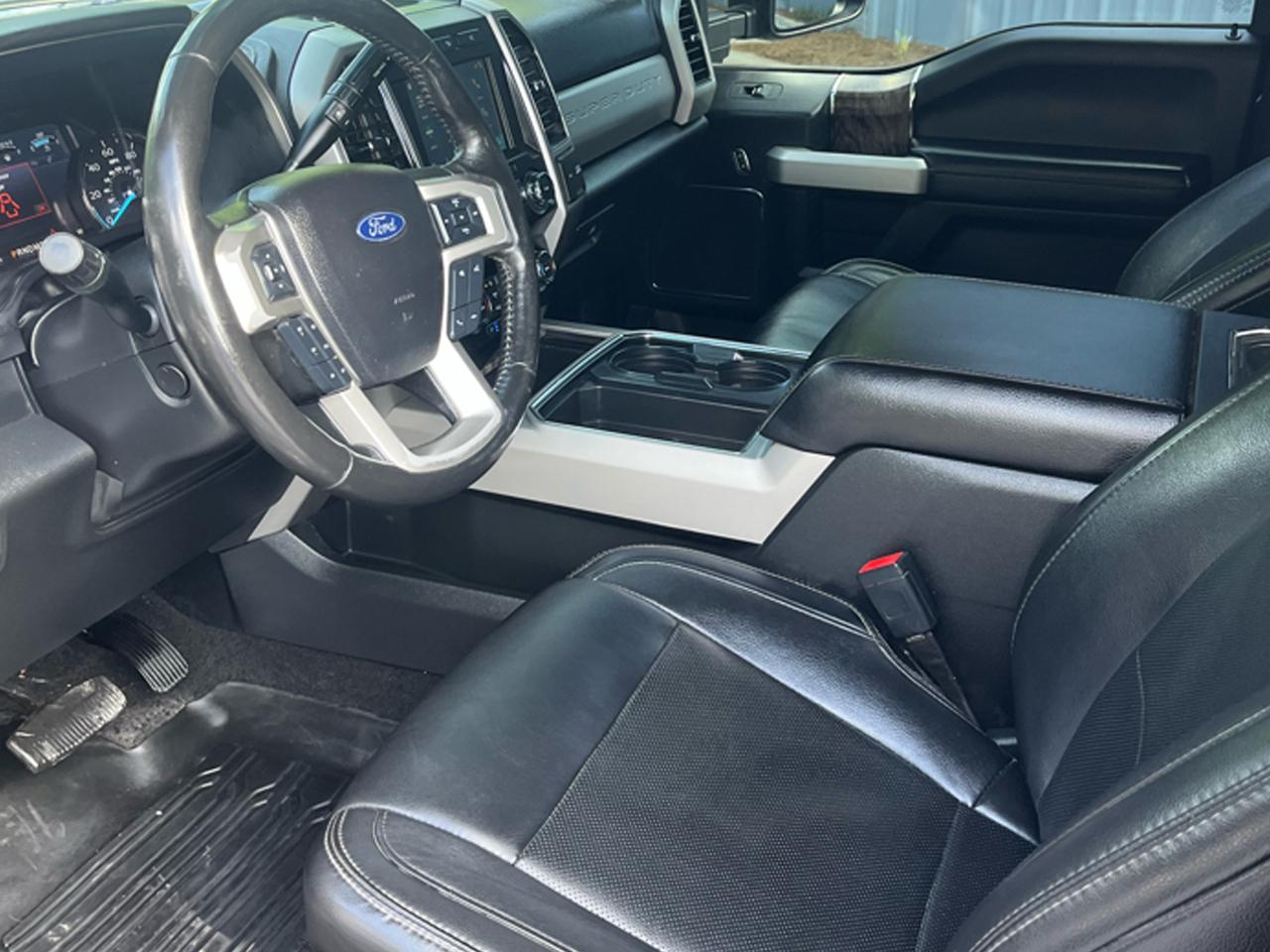 Ford Super Duty F-250 SRW Lariat 4WD Crew Cab 6.75' Box 2019