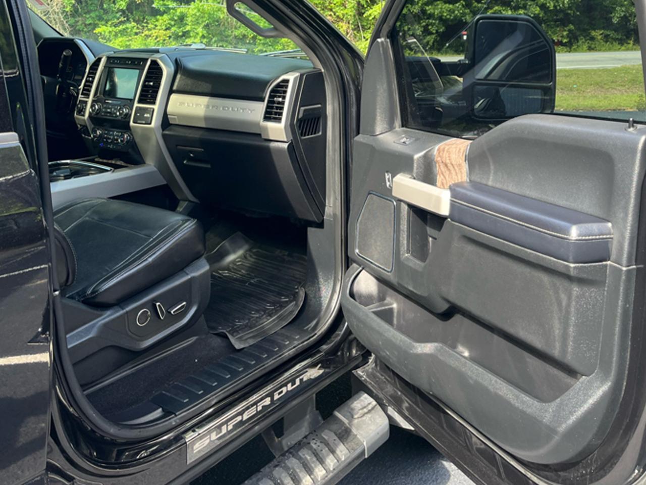 Ford Super Duty F-250 SRW Lariat 4WD Crew Cab 6.75' Box 2019