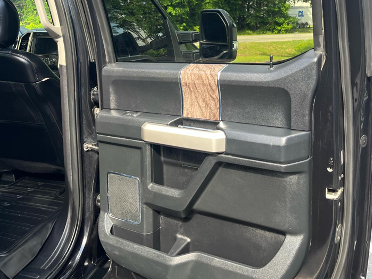 Ford Super Duty F-250 SRW Lariat 4WD Crew Cab 6.75' Box 2019