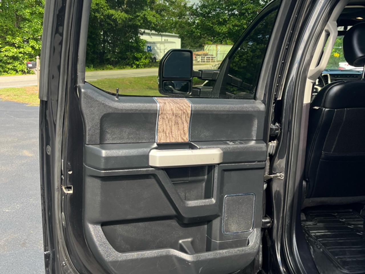 Ford Super Duty F-250 SRW Lariat 4WD Crew Cab 6.75' Box 2019