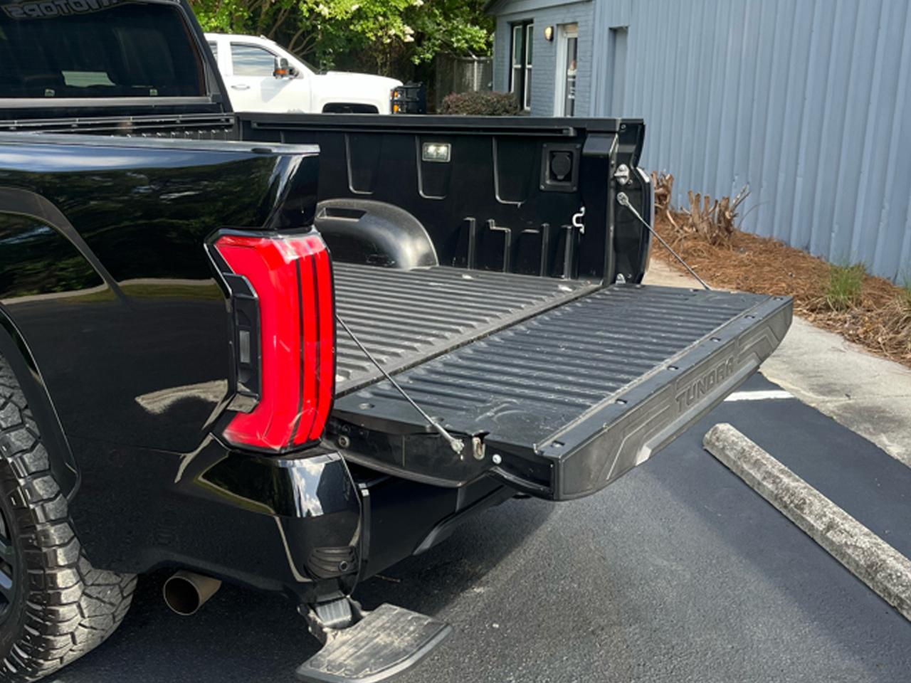 Toyota Tundra 4WD Platinum CrewMax 5.5' Bed (Natl) 2022