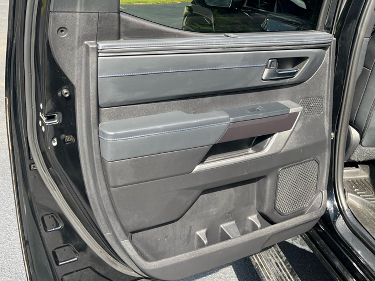 Toyota Tundra 4WD Platinum CrewMax 5.5' Bed (Natl) 2022