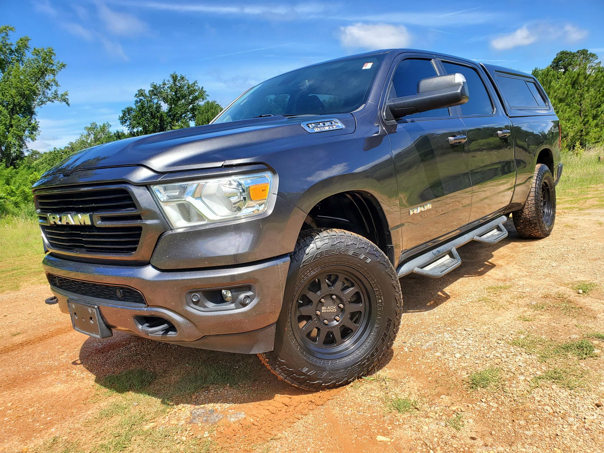 RAM 1500 Big Horn/Lone Star 4x4 Crew Cab 6'4" Box 2019