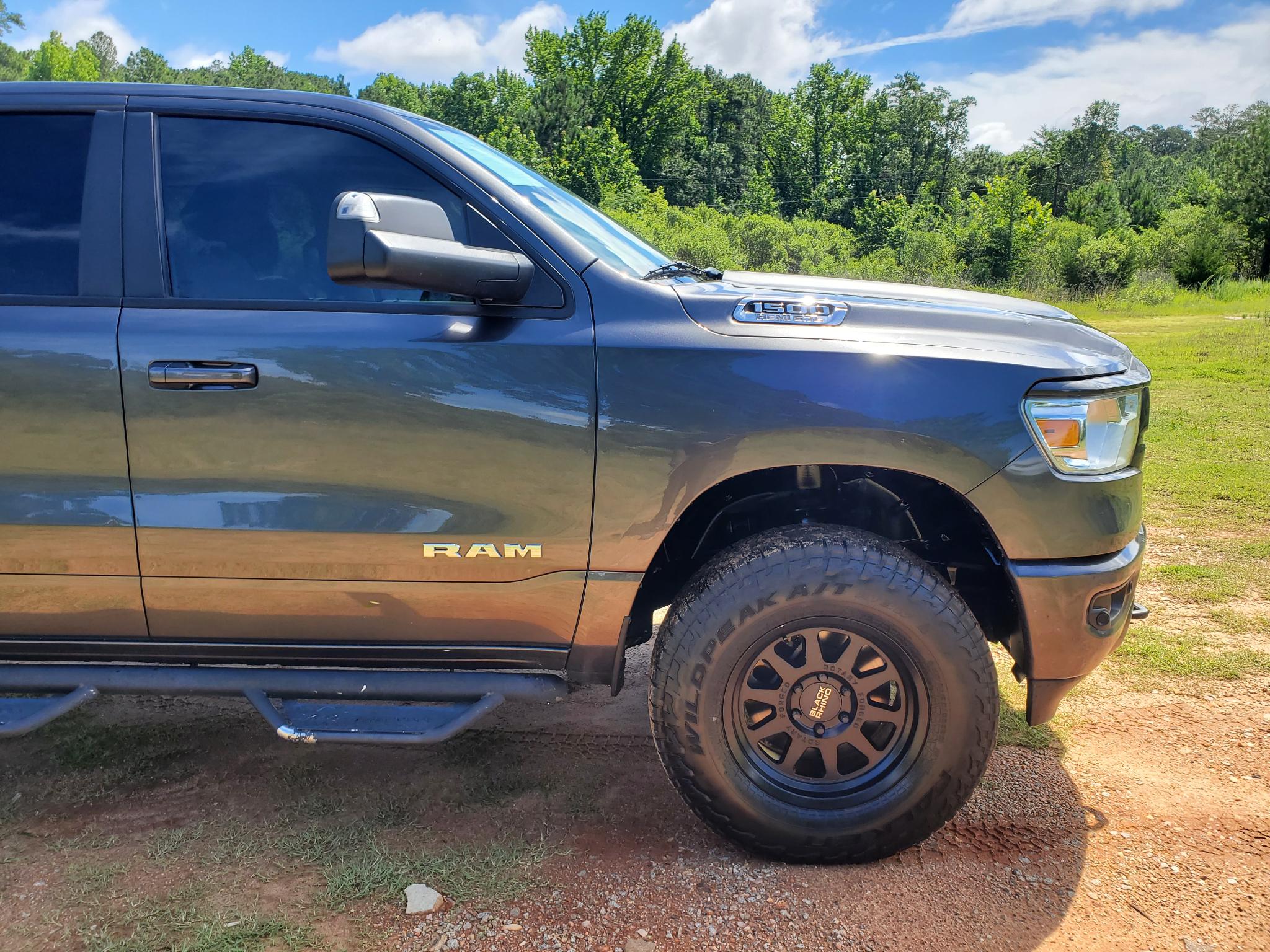 RAM 1500 Big Horn/Lone Star 4x4 Crew Cab 6'4" Box 2019