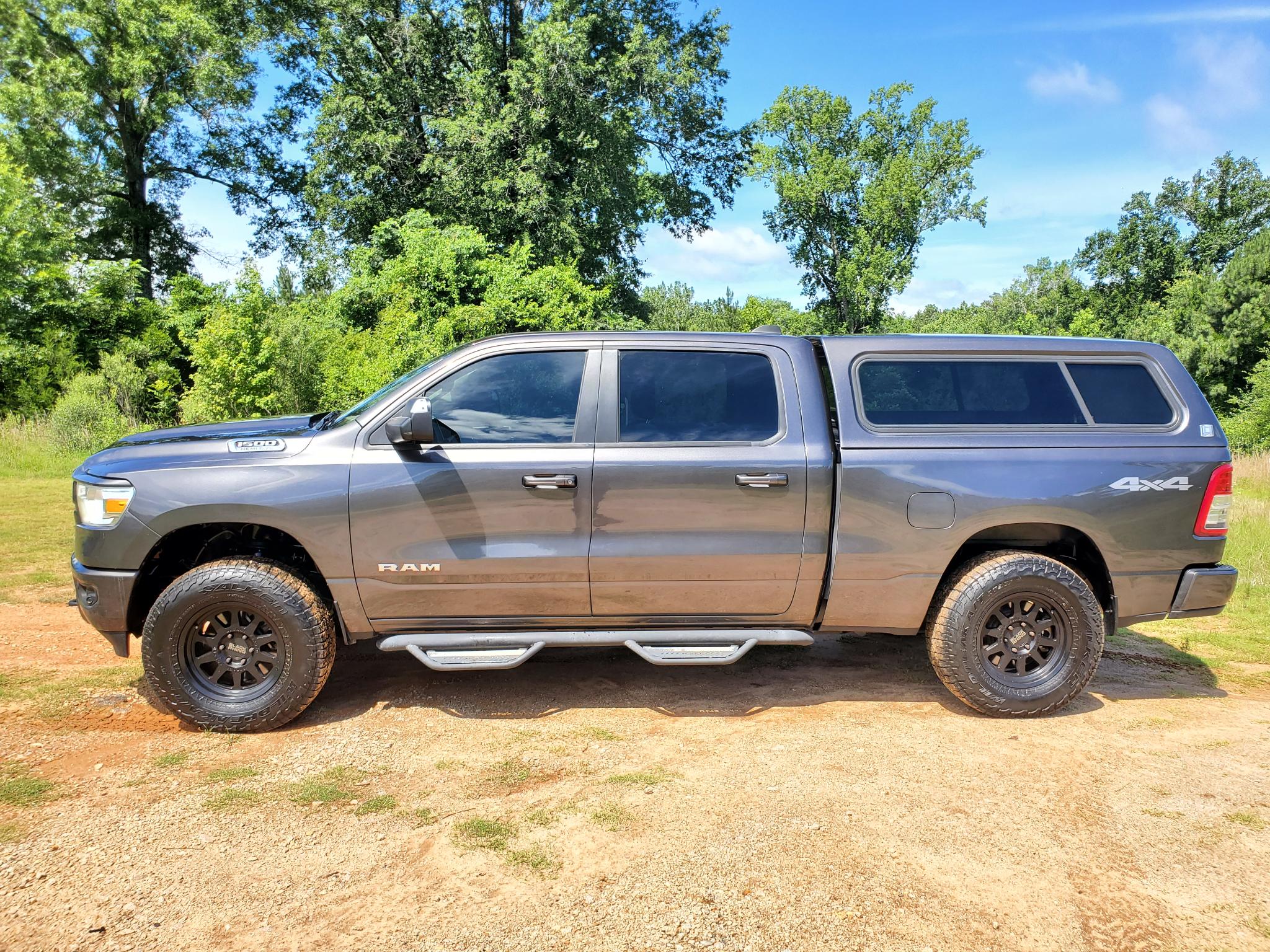 RAM 1500 Big Horn/Lone Star 4x4 Crew Cab 6'4" Box 2019