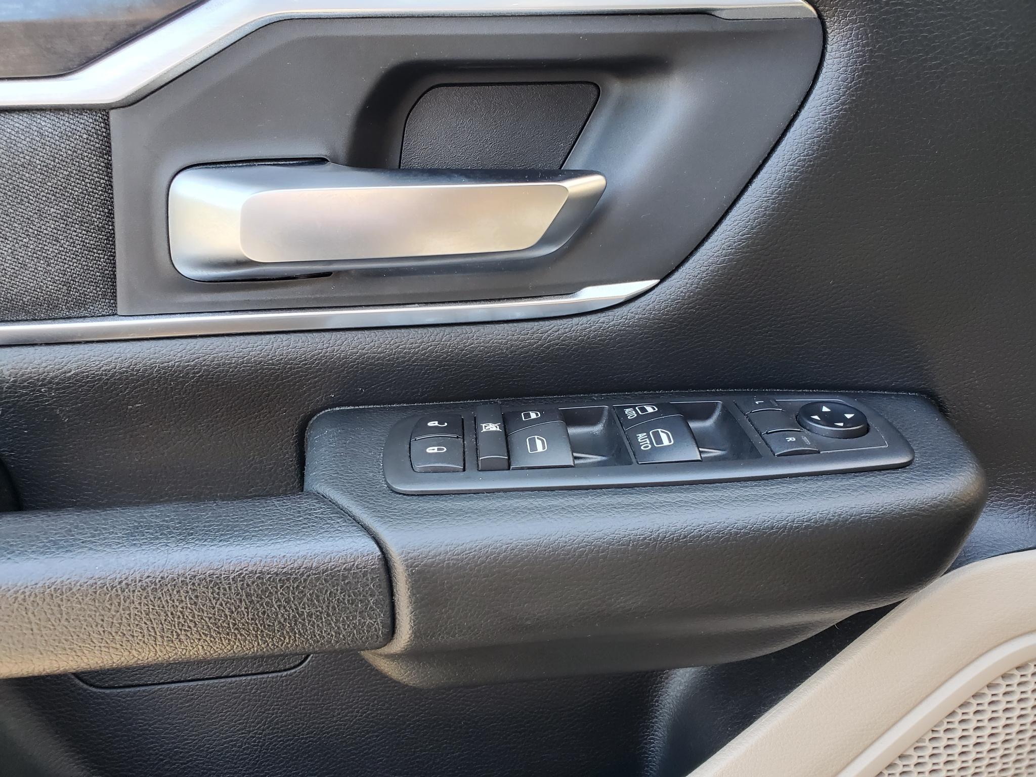 RAM 1500 Big Horn/Lone Star 4x4 Crew Cab 6'4" Box 2019