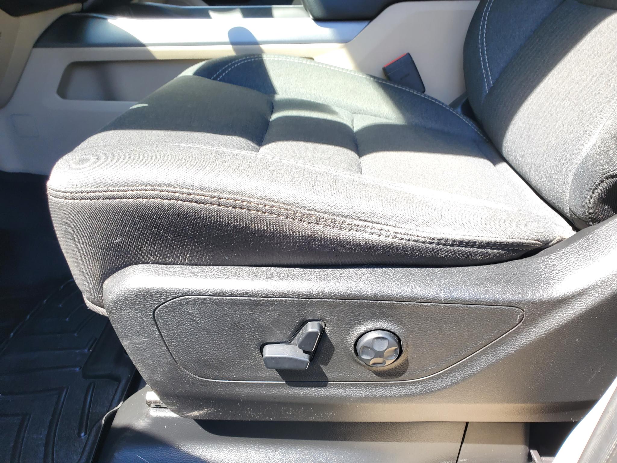 RAM 1500 Big Horn/Lone Star 4x4 Crew Cab 6'4" Box 2019