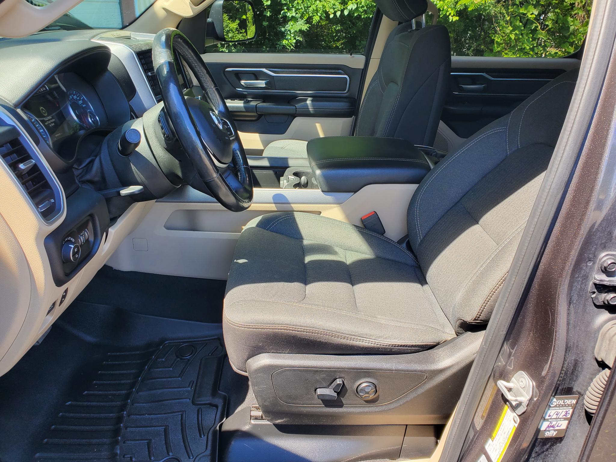 RAM 1500 Big Horn/Lone Star 4x4 Crew Cab 6'4" Box 2019