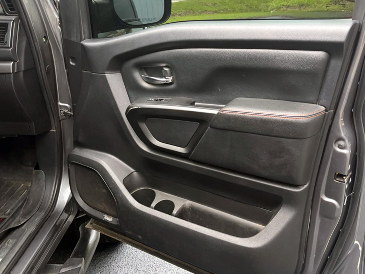 Nissan Titan 4x4 Crew Cab PRO-4X 2021