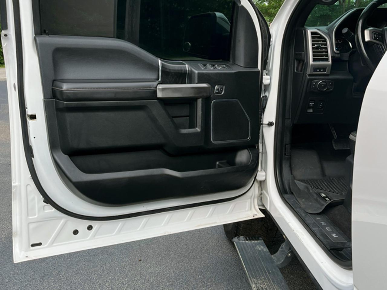 Ford F-150 4WD SuperCrew 157" Platinum 2019