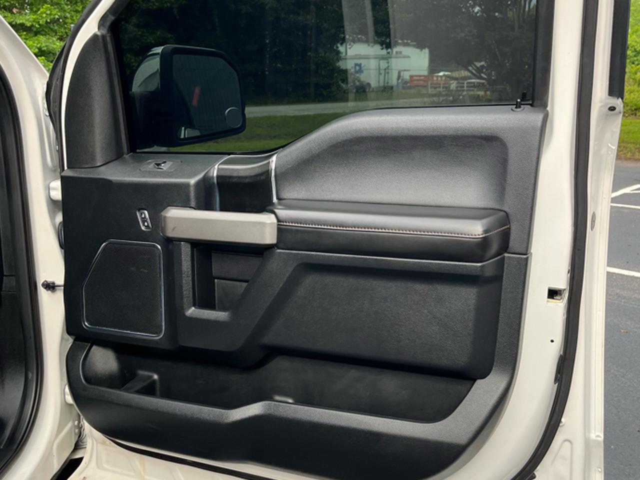 Ford F-150 4WD SuperCrew 157" Platinum 2019