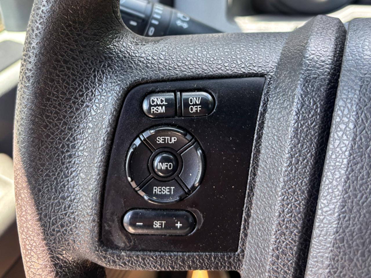Ford Super Duty F-350 SRW 4WD Crew Cab 156" XLT 2012