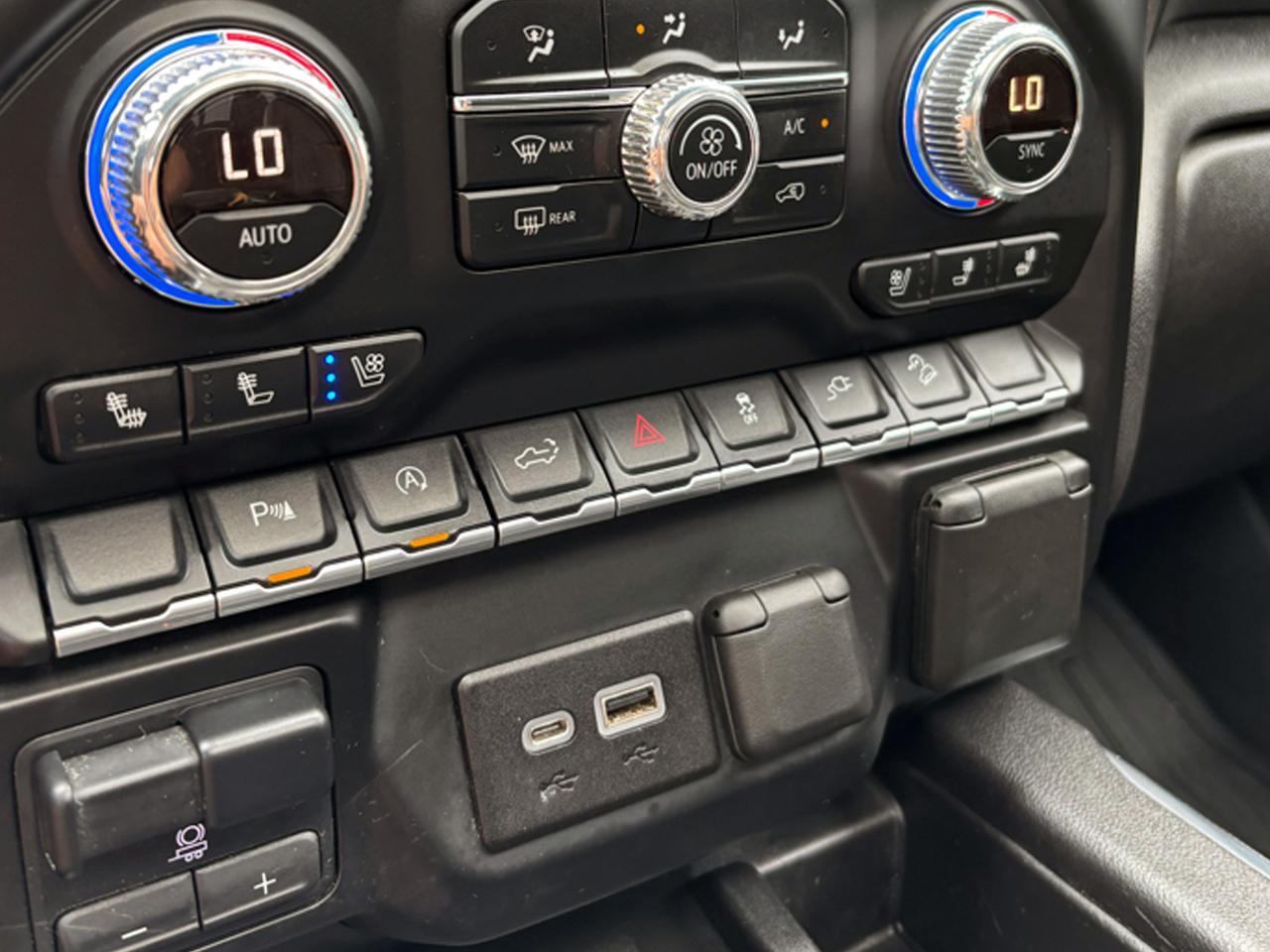 GMC Sierra 1500 4WD Crew Cab 147" AT4 2019