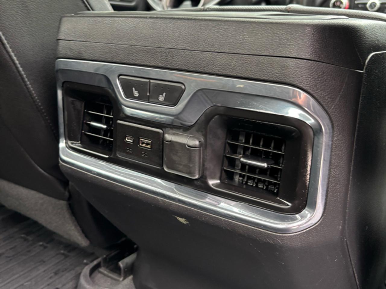 GMC Sierra 1500 4WD Crew Cab 147" AT4 2019