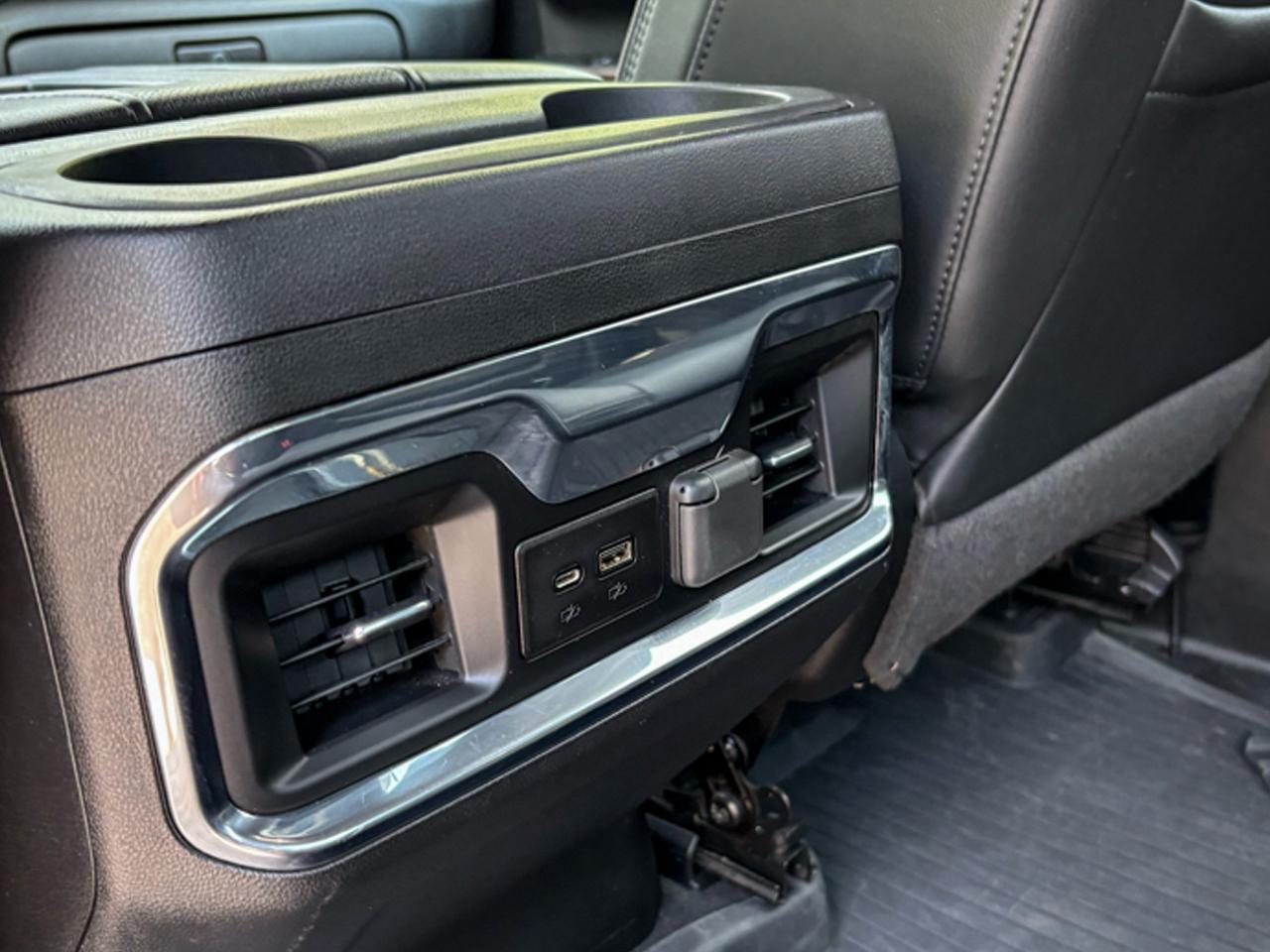 Chevrolet Silverado 2500HD 4WD Crew Cab 159" High Country 2022