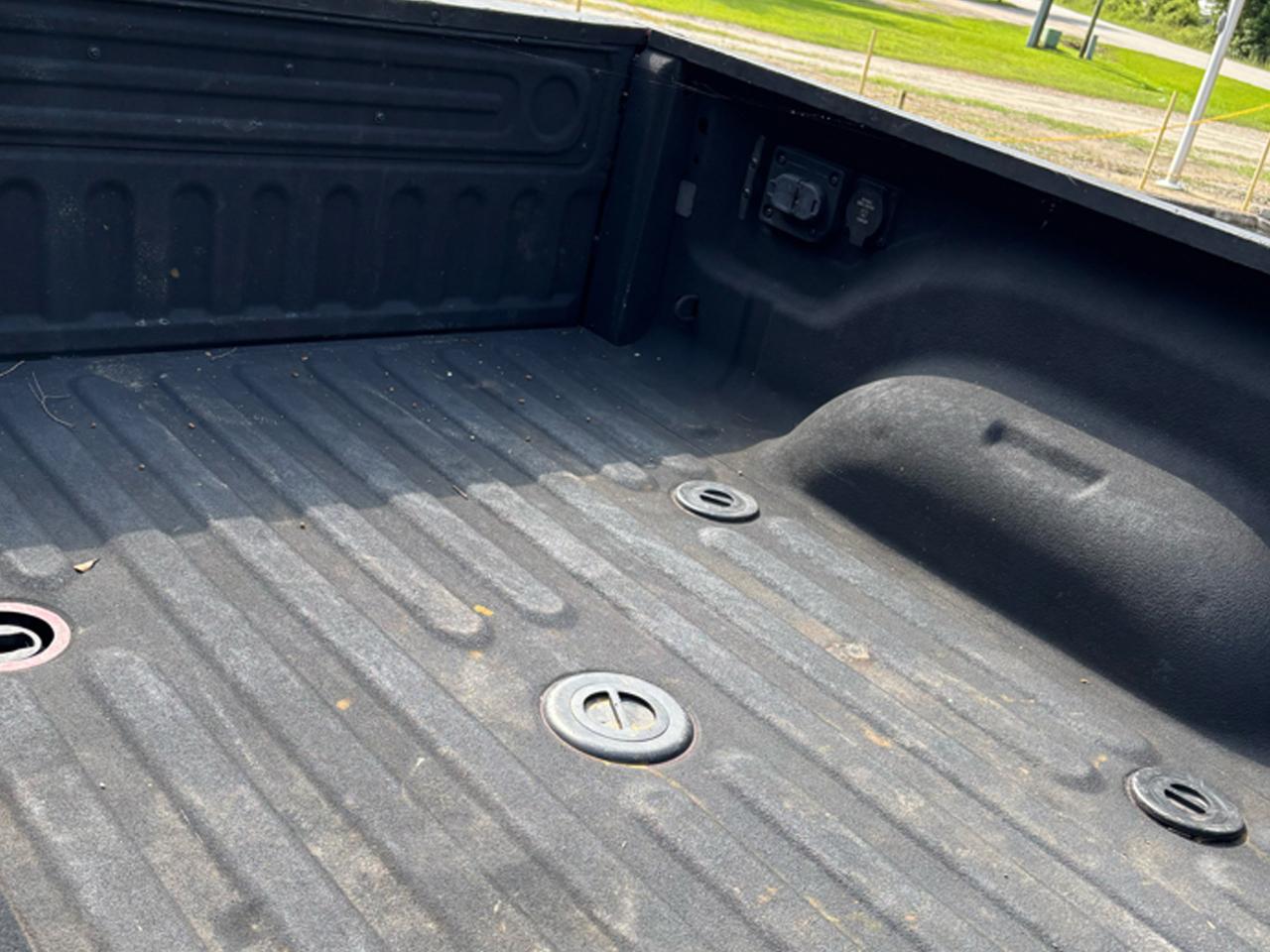 RAM 2500 Laramie 4x4 Mega Cab 6'4" Box 2021