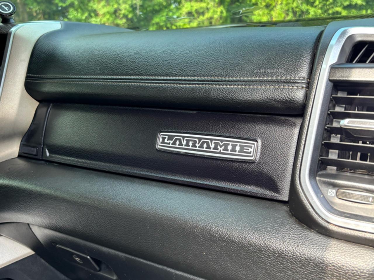 RAM 2500 Laramie 4x4 Mega Cab 6'4" Box 2021