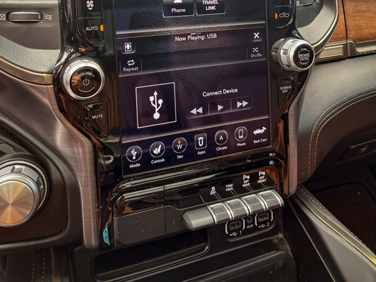 RAM 1500 Longhorn 4x4 Crew Cab 5'7" Box 2020