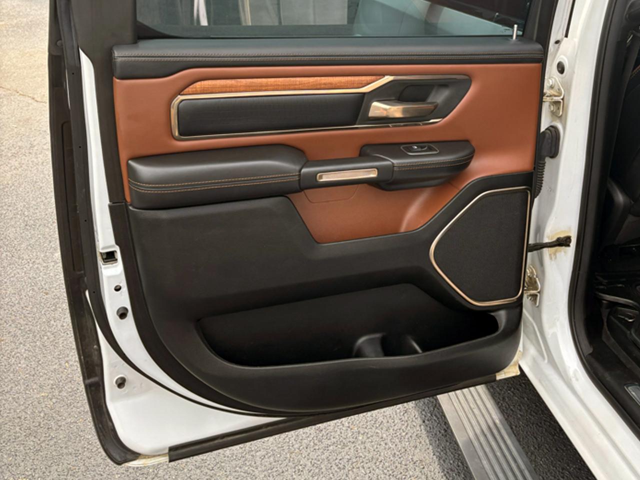 RAM 1500 Longhorn 4x4 Crew Cab 5'7" Box 2020