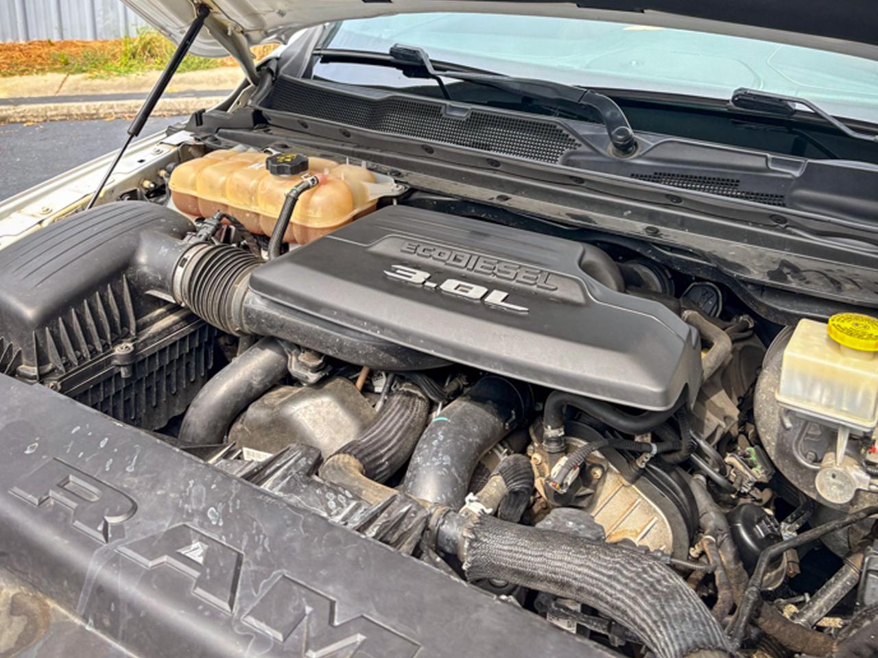 RAM 1500 Longhorn 4x4 Crew Cab 5'7" Box 2020