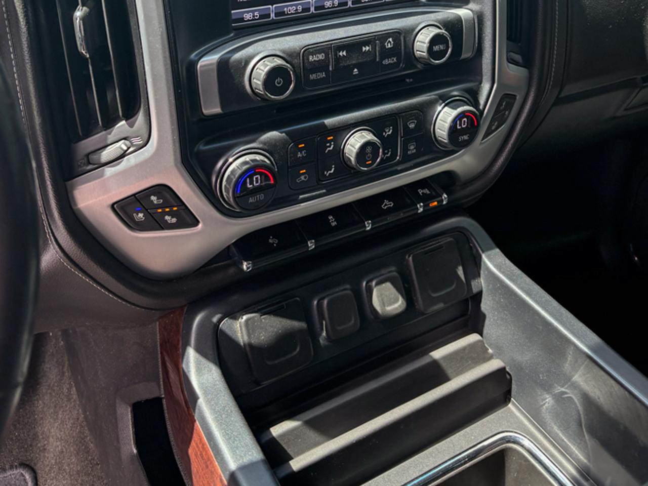GMC Sierra 1500 4WD Crew Cab 143.5" SLT 2017