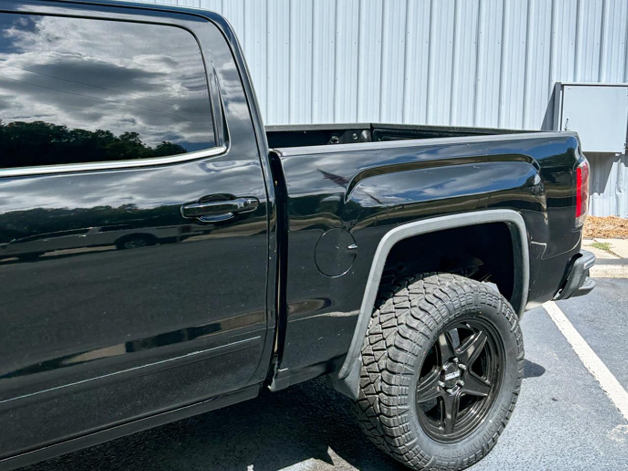 GMC Sierra 1500 4WD Crew Cab 143.5" SLT 2017