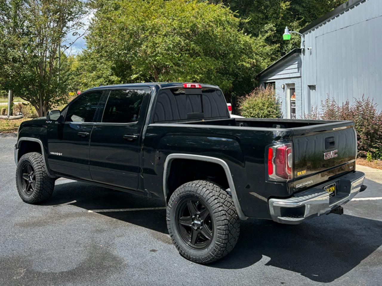 GMC Sierra 1500 4WD Crew Cab 143.5" SLT 2017