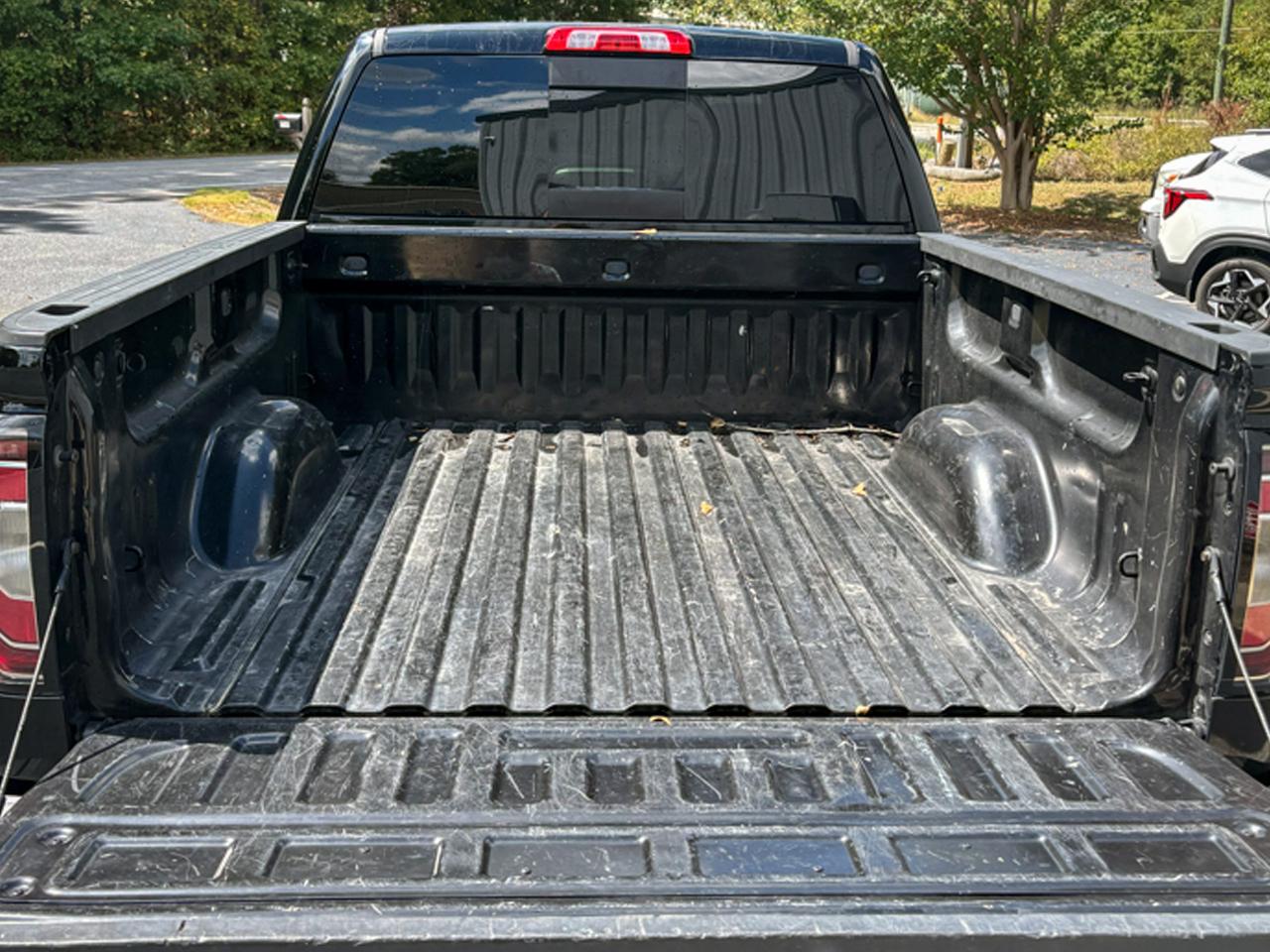 GMC Sierra 1500 4WD Crew Cab 143.5" SLT 2017