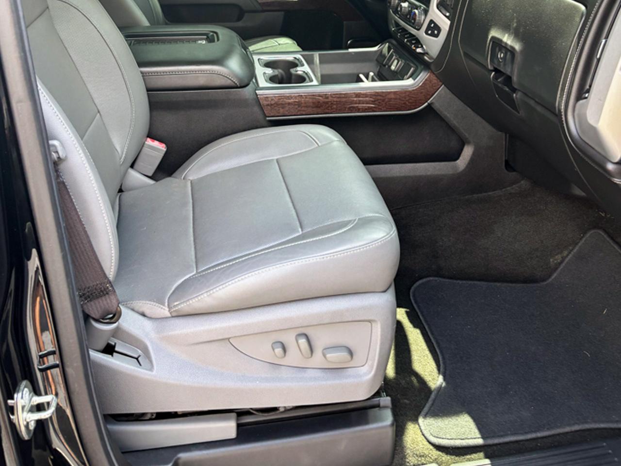 GMC Sierra 1500 4WD Crew Cab 143.5" SLT 2017