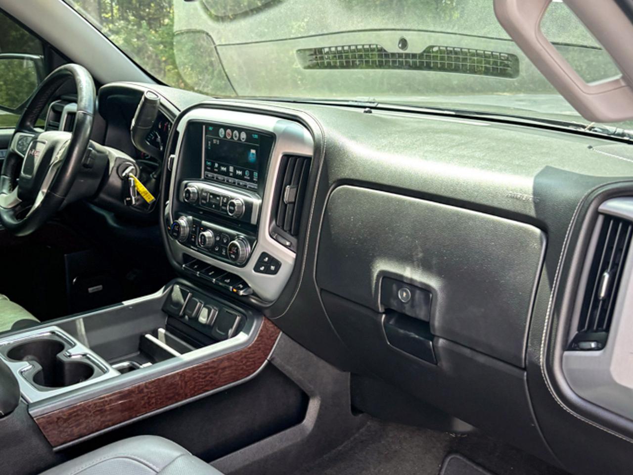 GMC Sierra 1500 4WD Crew Cab 143.5" SLT 2017