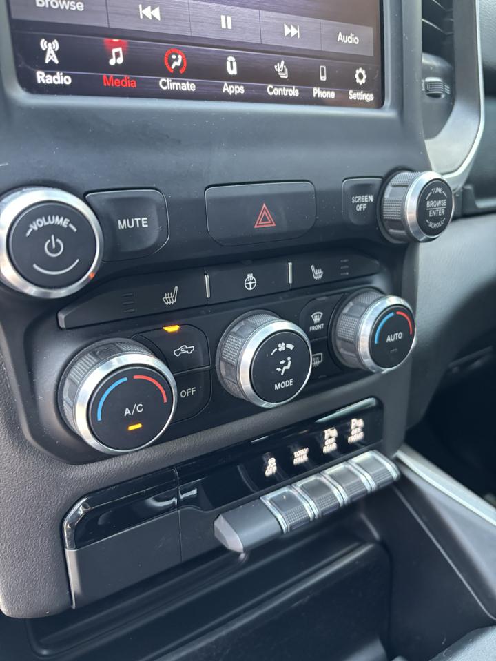RAM 1500 Big Horn Crew Cab 4WD 2020