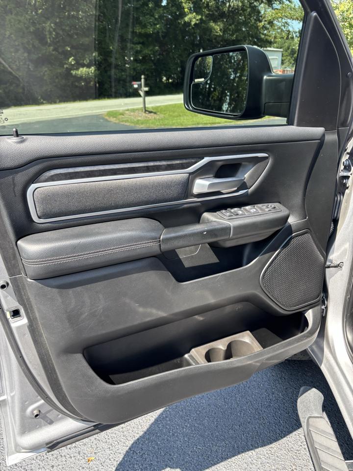 RAM 1500 Big Horn Crew Cab 4WD 2020