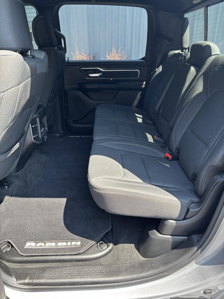 RAM 1500 Big Horn Crew Cab 4WD 2020