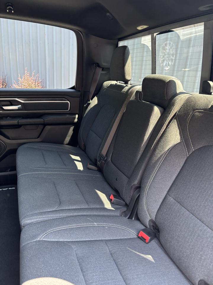 RAM 1500 Big Horn Crew Cab 4WD 2020