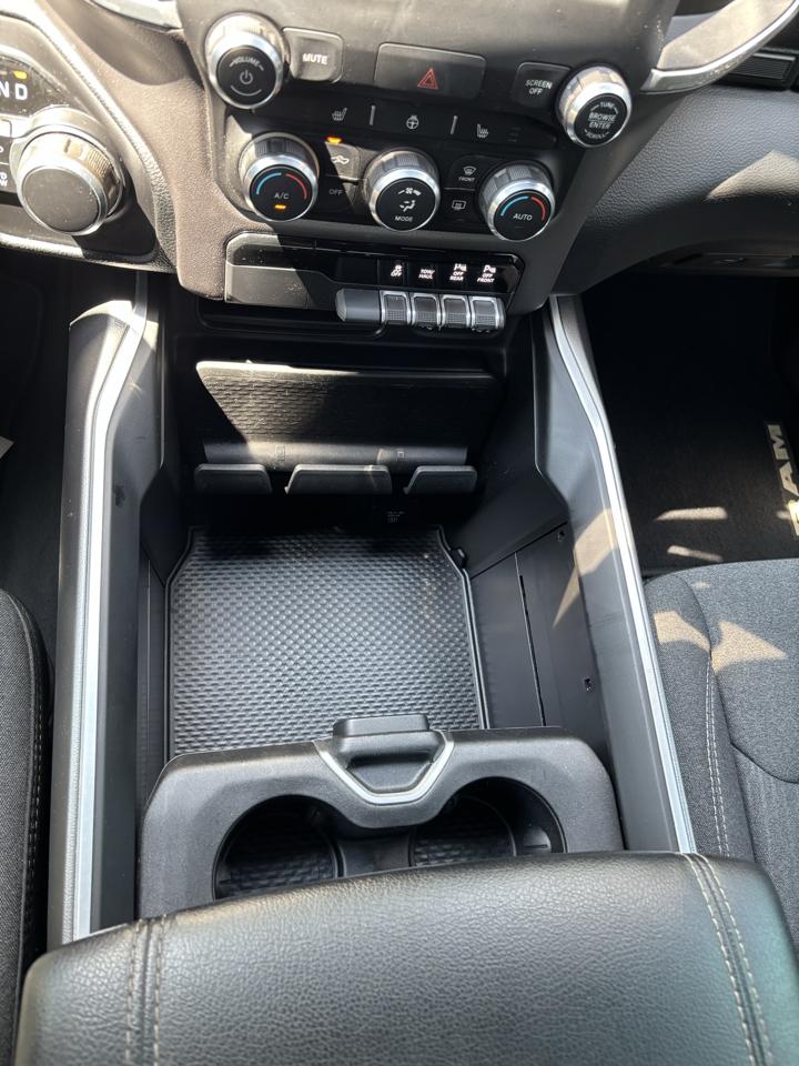 RAM 1500 Big Horn Crew Cab 4WD 2020